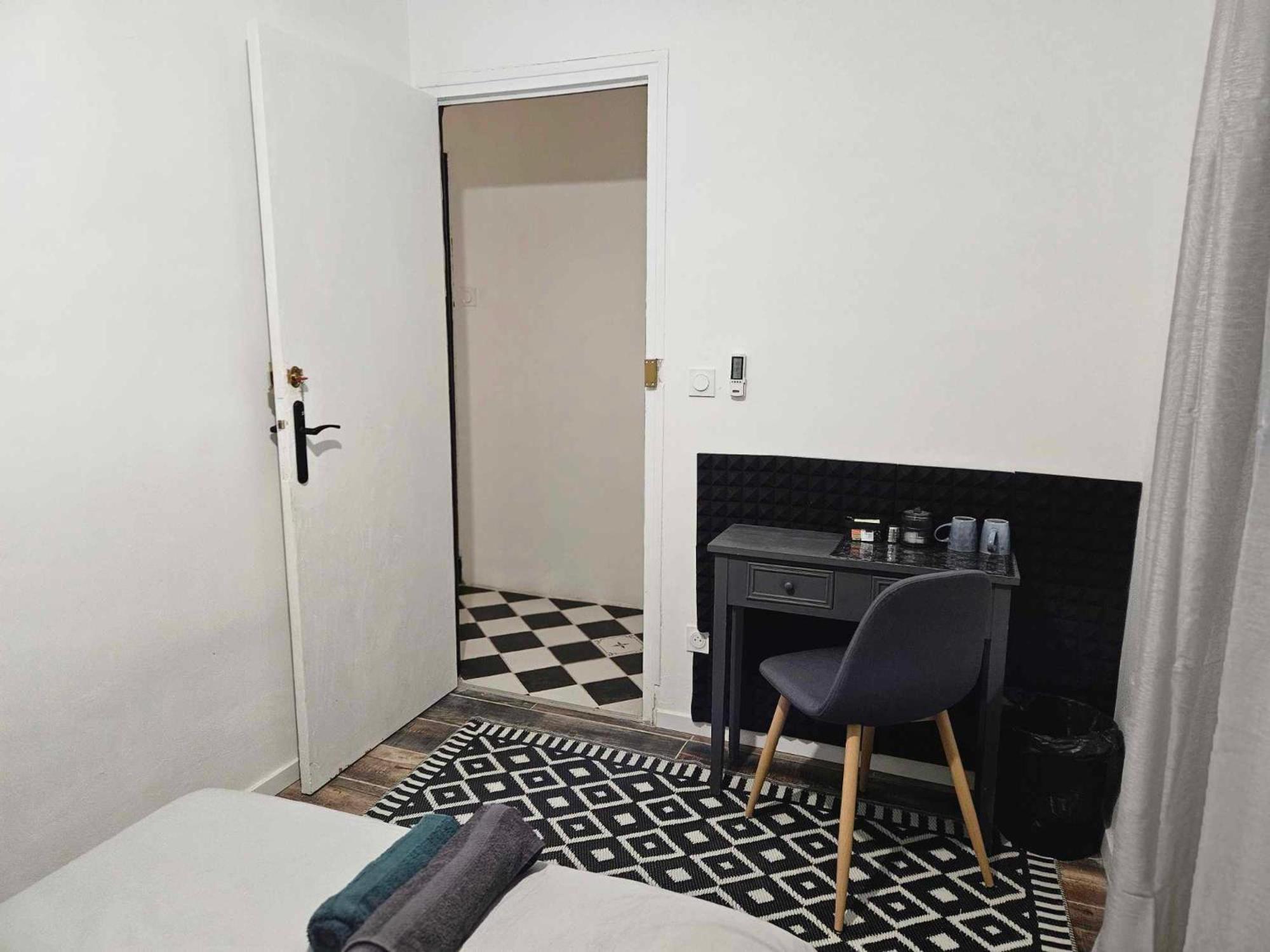 Av De Bordeaux Bed and Breakfast Narbonne Exteriör bild